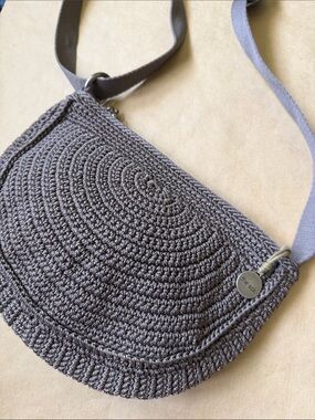 NWOT THe Sak Ryder Crocheted Crossbody Bag In Gray Colorway Adjustable Strap